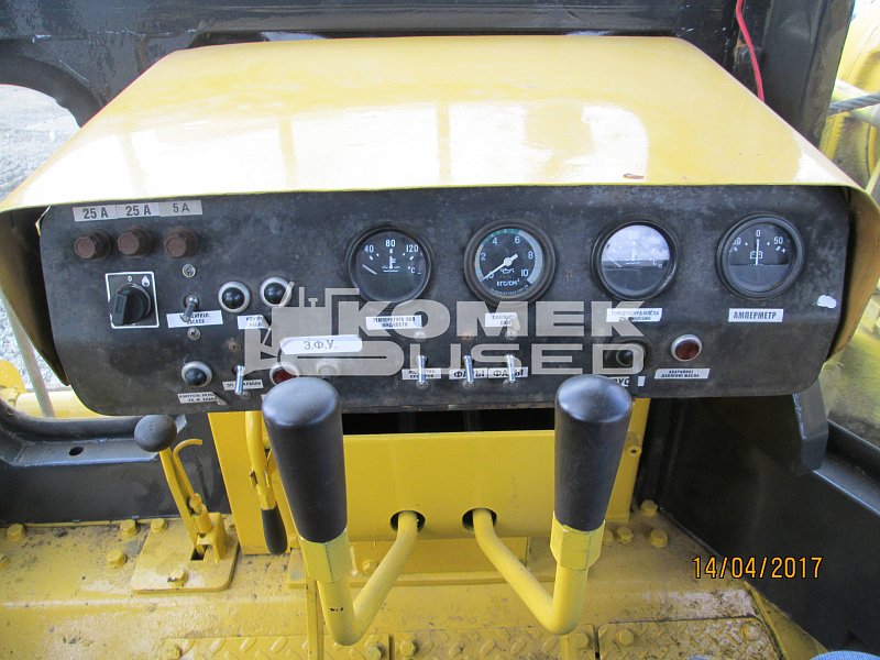 Трубоукладчик  Komatsu D355C-3